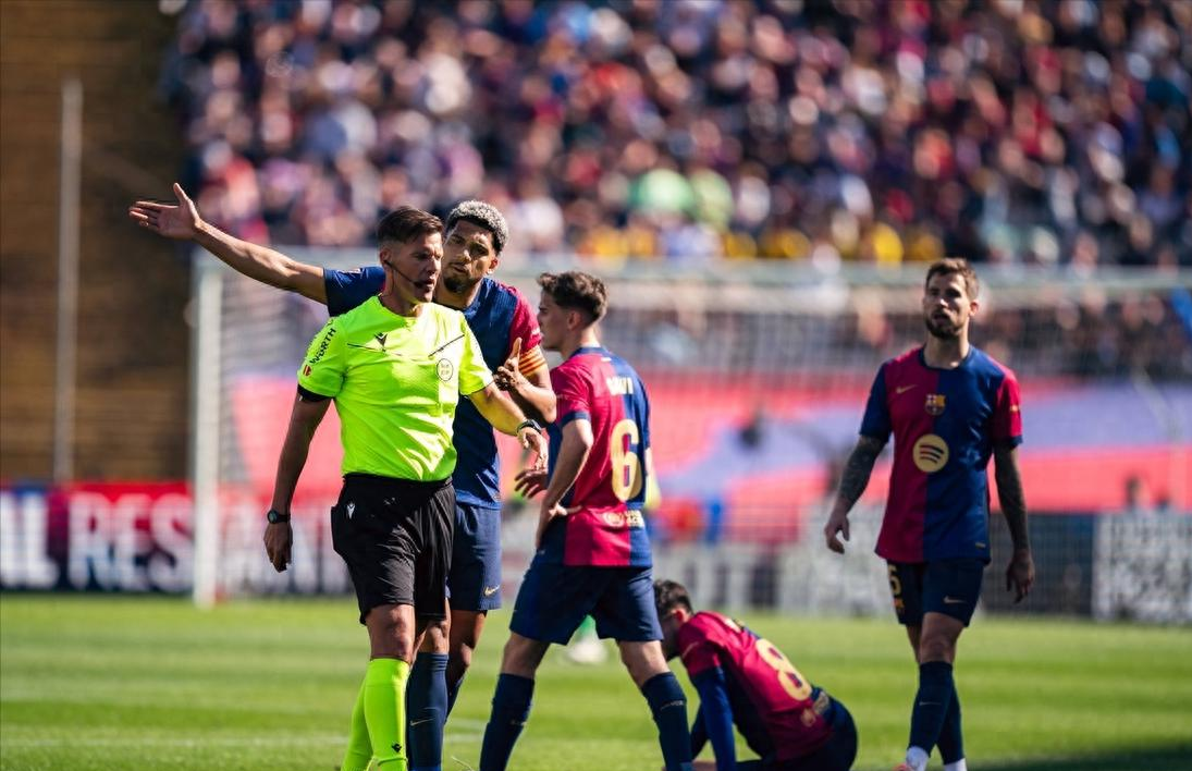 关于巴萨中场核心伤愈复出，有望助球队冲击联赛榜首的信息