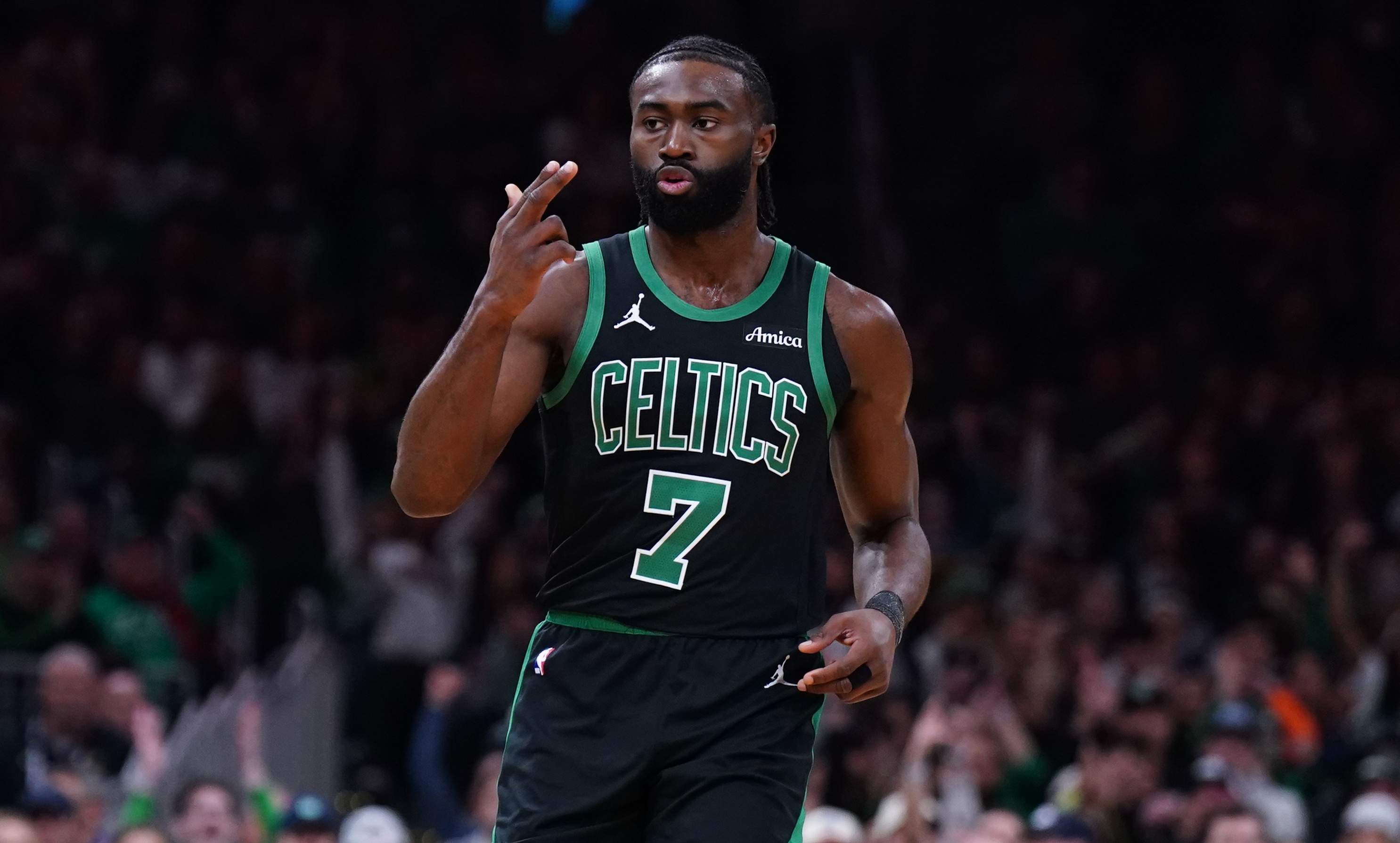 凯尔特人逆转篮网，继续领跑东部