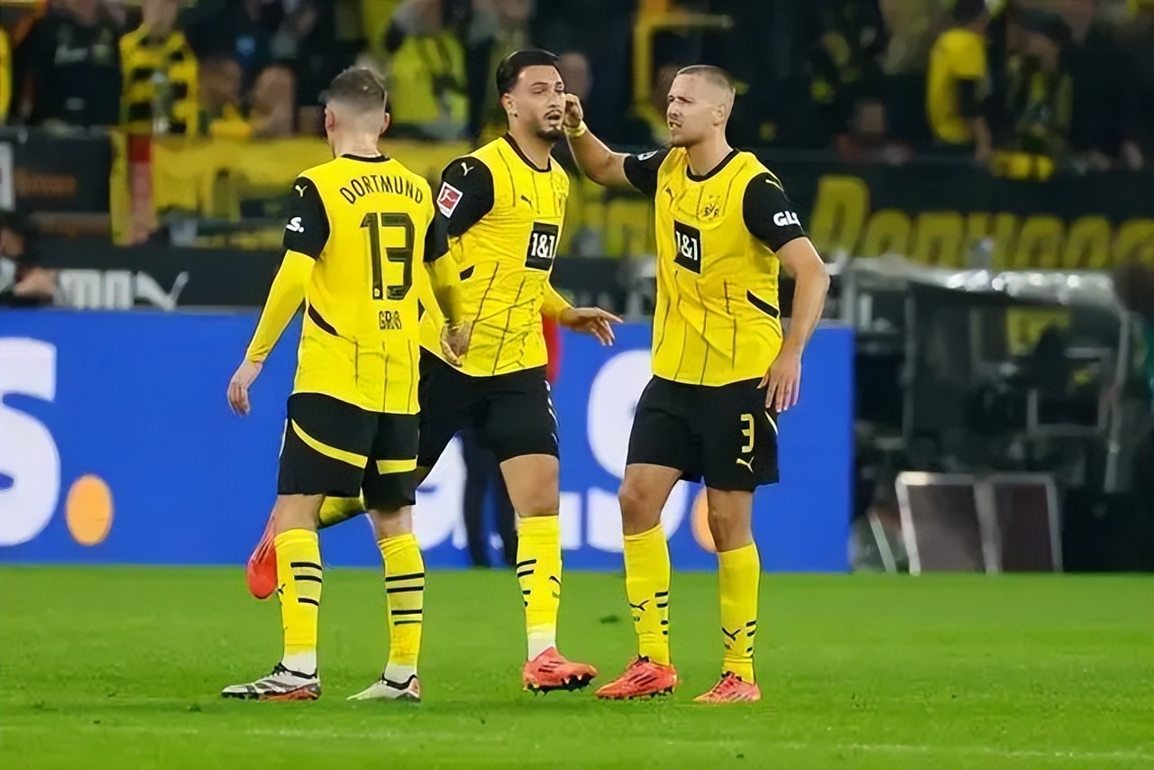 多特蒙德客场逆转，保持不败纪录