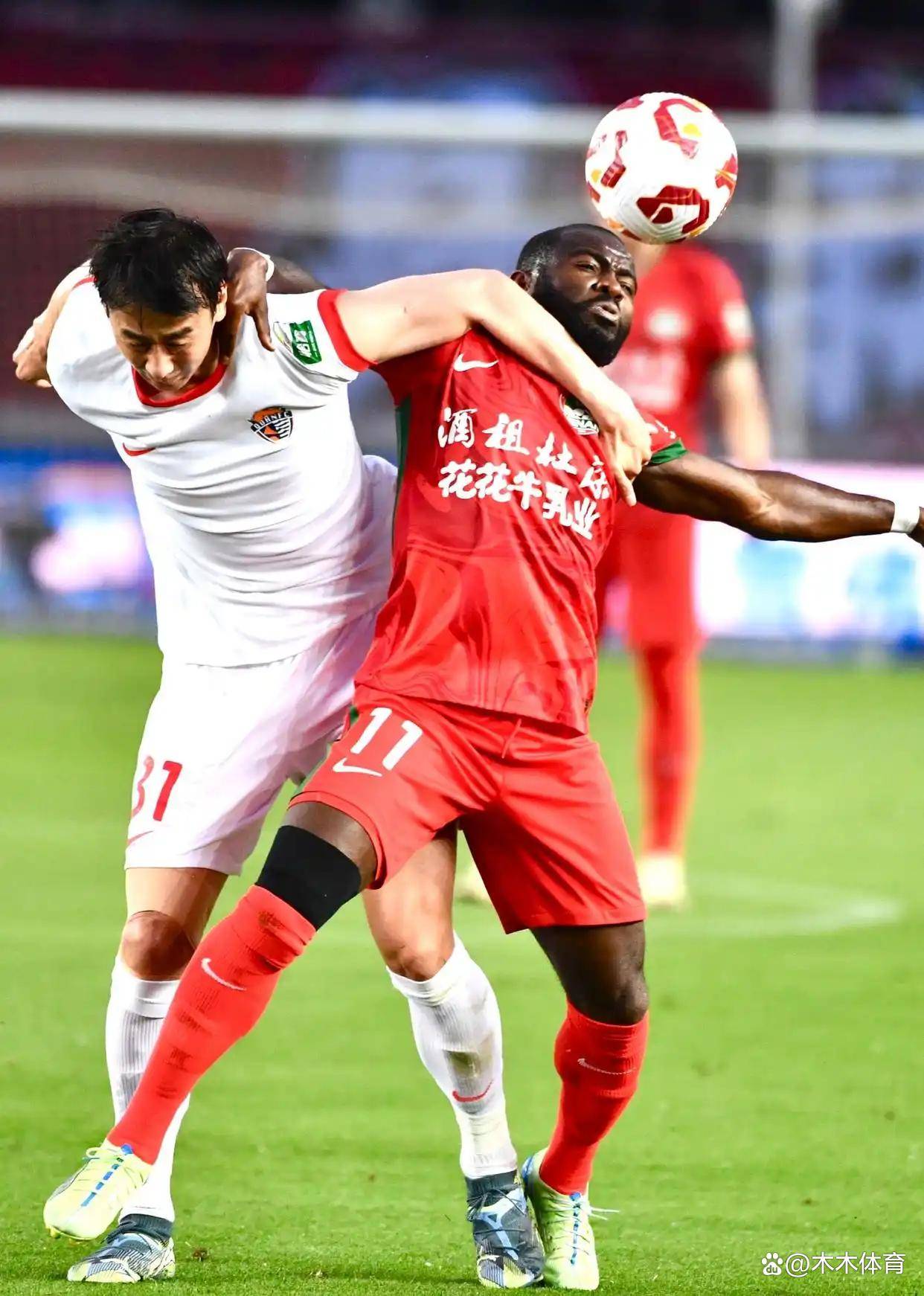 关于上港主场力克建业，继续领先中超积分榜的信息