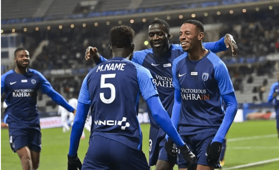 深圳FC队引进实力洋帅，希望提升战斗力的简单介绍