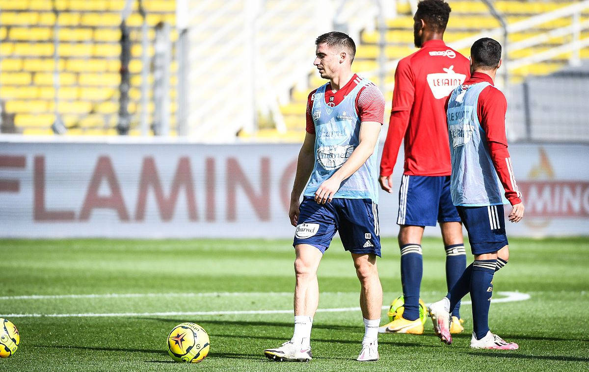 关于第戎客场击败蒙彼利埃，豪取三分的信息