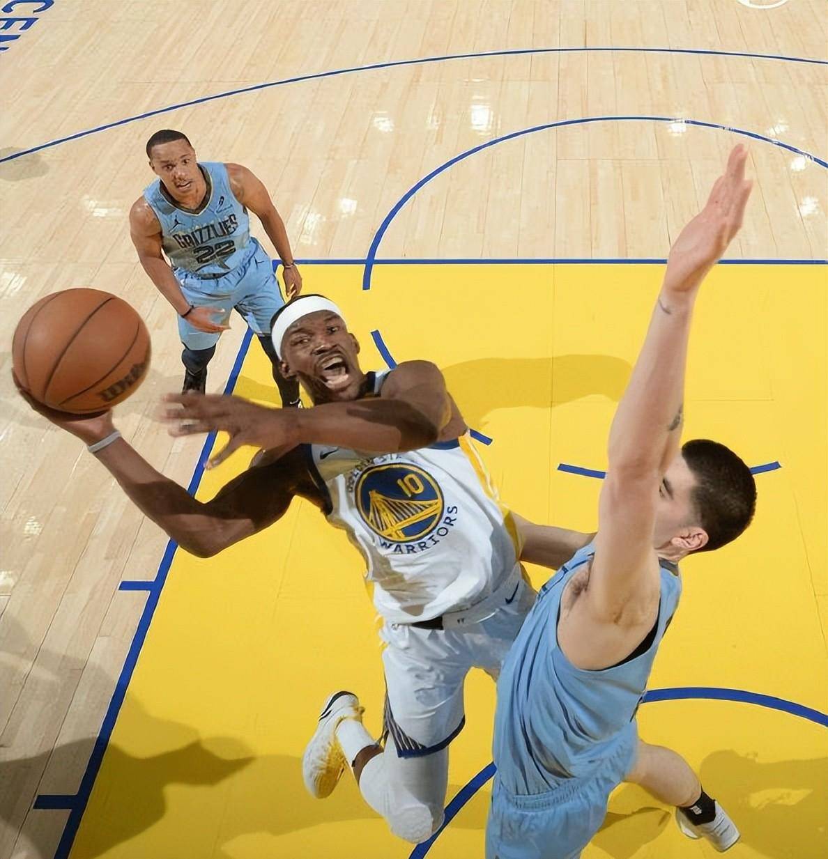 勇士惊艳全场，巴特勒助攻爆棚，球队未来可期逆转取胜！