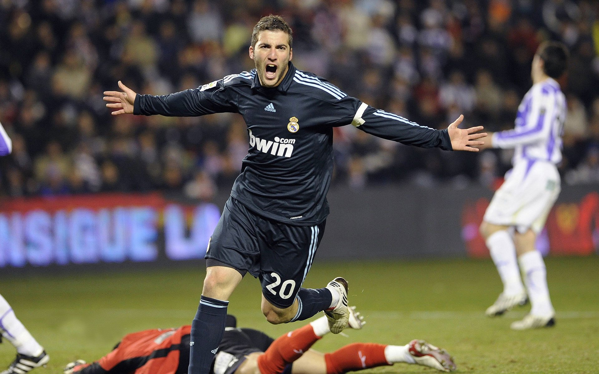 关于数据复盘：马德里竞技首回合对阵北京国安，孙铭徽效率值爆表的信息